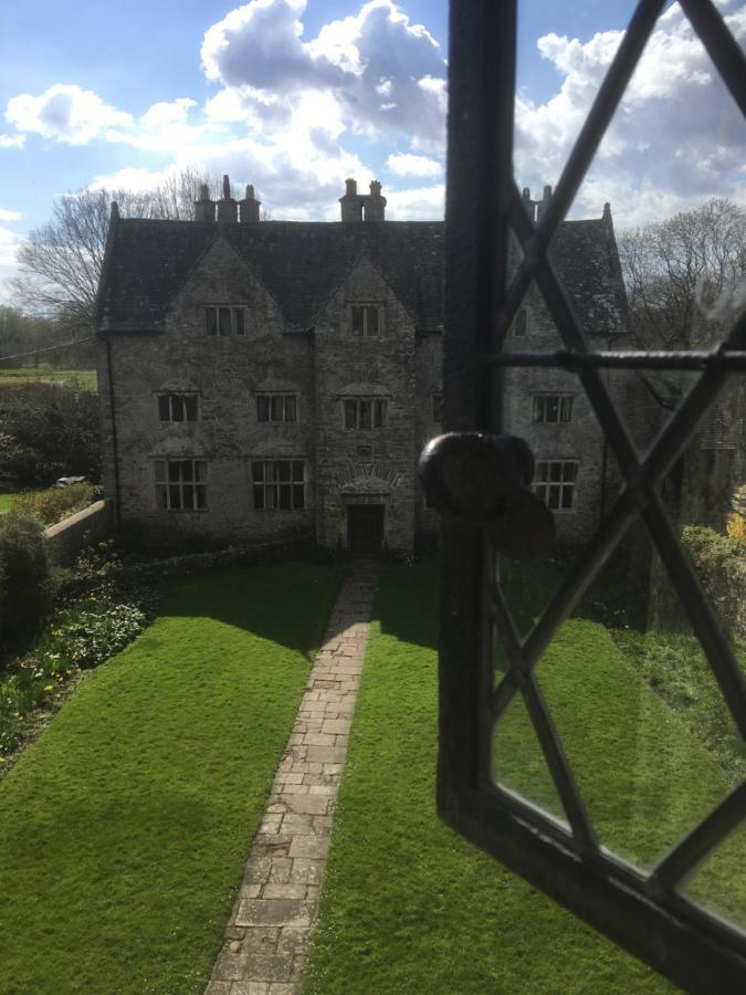Welsh Gatehouse, Historic Castle Which Can Cater For Electric Vehicle Mathern Dış mekan fotoğraf