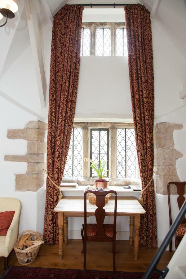 Welsh Gatehouse, Historic Castle Which Can Cater For Electric Vehicle Mathern Dış mekan fotoğraf
